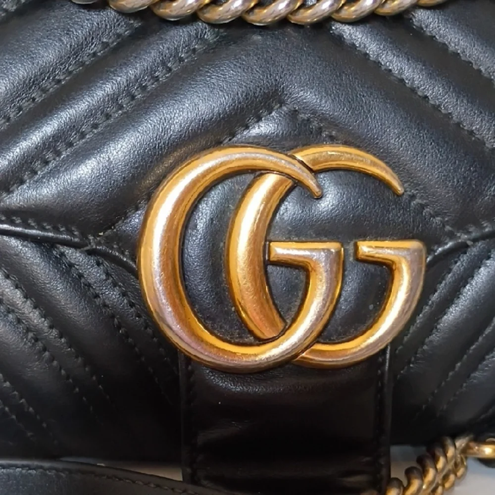 Gucci GG Marmont Crossbody Purse Black Quilted Leather Shoulder Bag